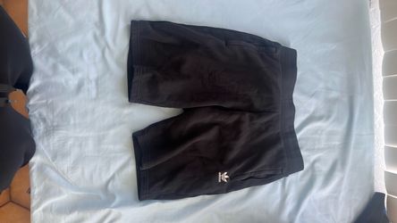 (youth extra large  or adult small) Adidas Originals Adicolor Essentials fleece shorts
