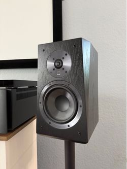 SVS Ultra Bookshelf Speakers Black Ash Pristine Condition