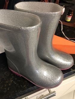 Toddle rain boots 7c