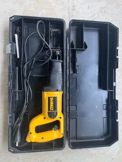DeWalt Sawzall   With Hard Case