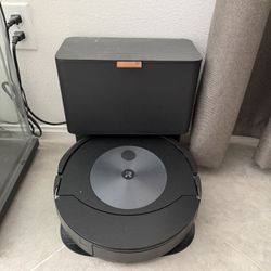 Roomba j7+ Combo