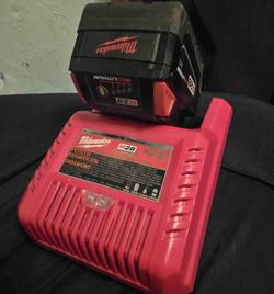 Milwaukee M28 Charger+Battery 3.0 AH 28V 76Wh