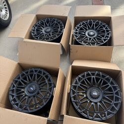 MOMO Bernina 18x8.5 Et45 5x112 5x120 Wheels With tpms