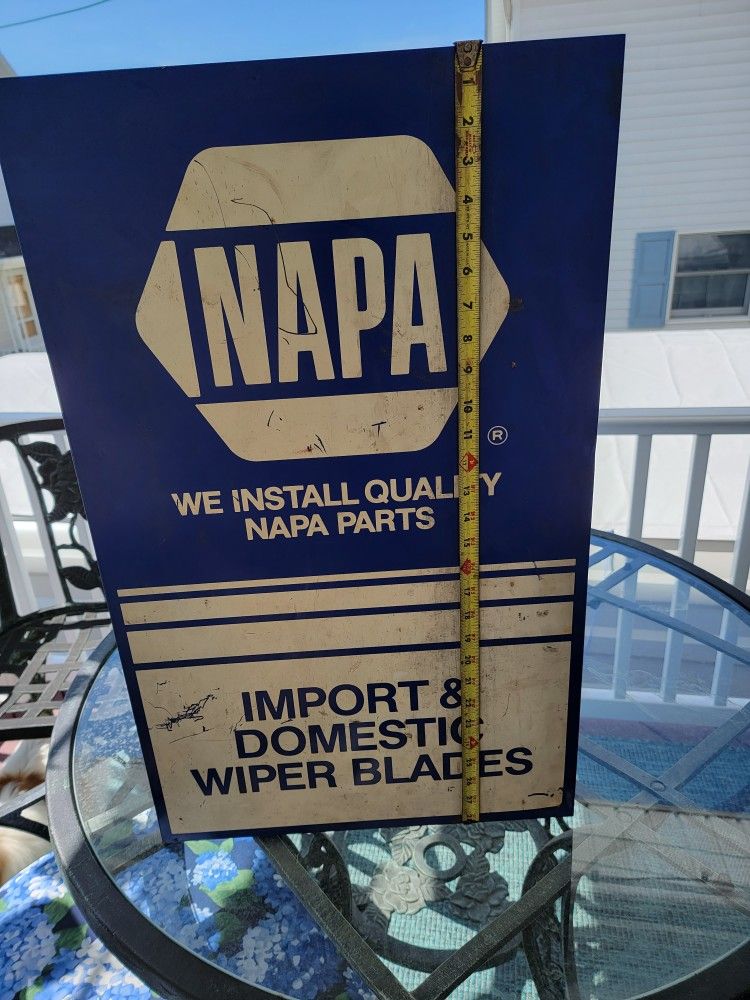 NAPA WIPER DISPLAY WALL MOUNT CABINET