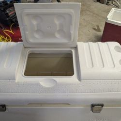 Igloo MaxCold Premium Cooler