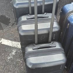 Traveler's Choice 3 Piece Black Luggage Set 2 Check-In And 1 Carry-On 