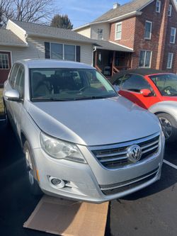 2011 Volkswagen Tiguan for parts