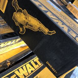 Dewalt DWE4517 7” 4hp Angle Grinder