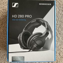 Sennheiser Professional HD 280 PRO Over-Ear Monitoring Headphones,Black, 3.5mm jack