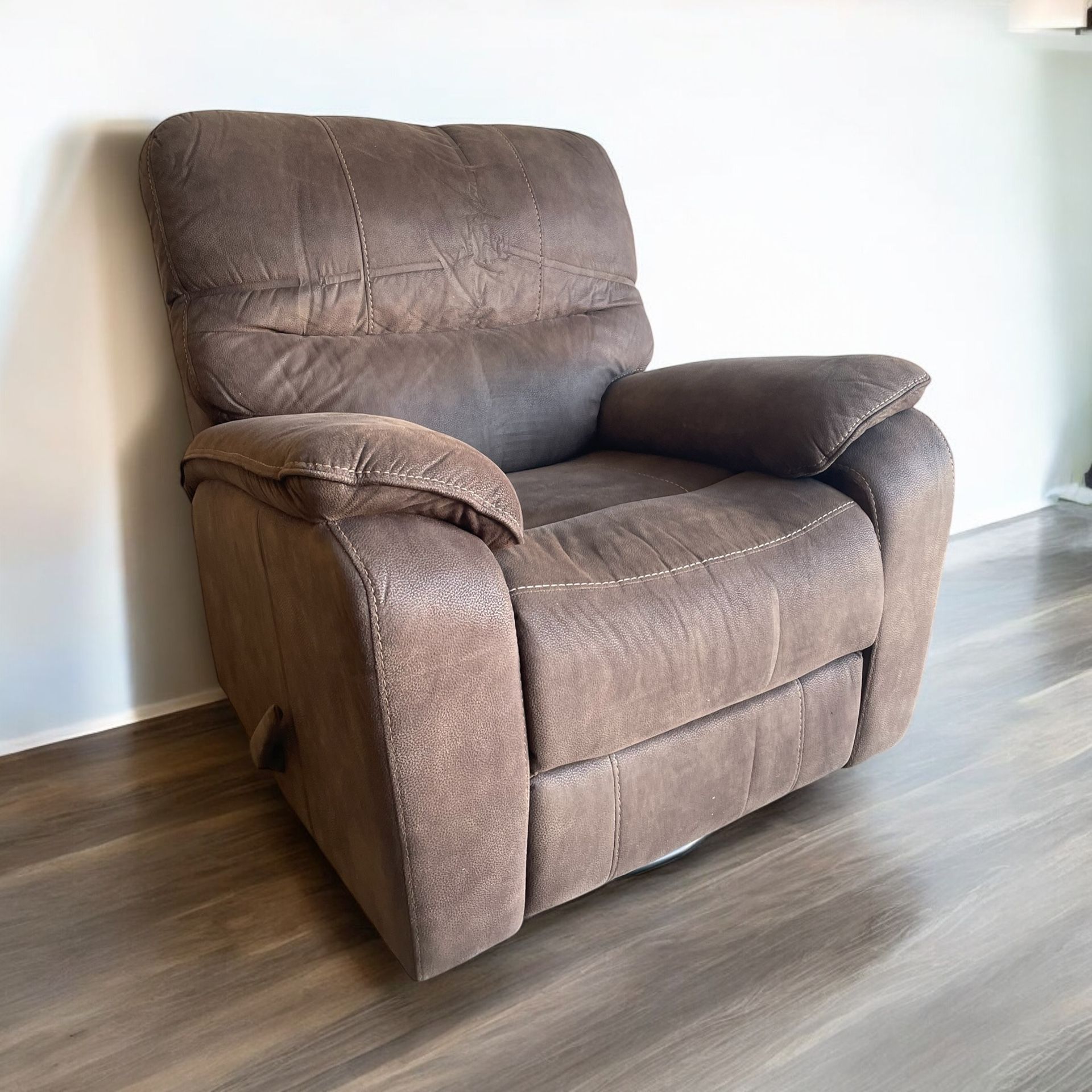 🏷WAREHOUSE CLEARANCE | Barcalounger Henley Fabric Swivel Glider Recliner, Brown 💥