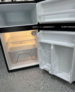 Whirlpool Mini fridge
