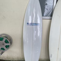 Surf board 