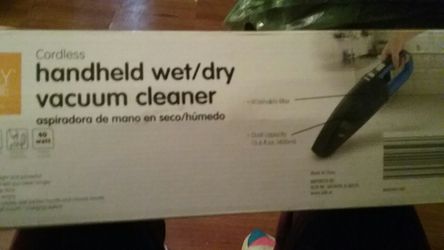 Cordless handheld wet/dry vacuum cleaner