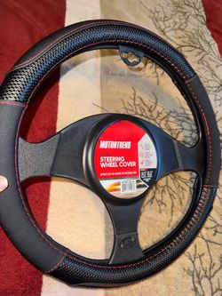 Motor trend steering wheel cover
