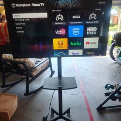 43 Inch 4k Roku Tv. Mint Condition