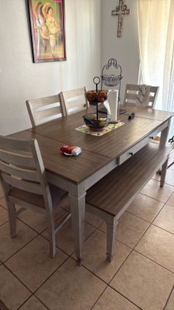 Kitchen table with 4 chairs and bench