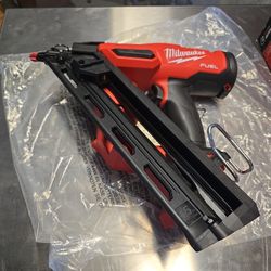 Milwaukee  Finish Nailer 15