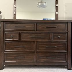 Hudson Pecan 9 Drawer Dresser & Mirror