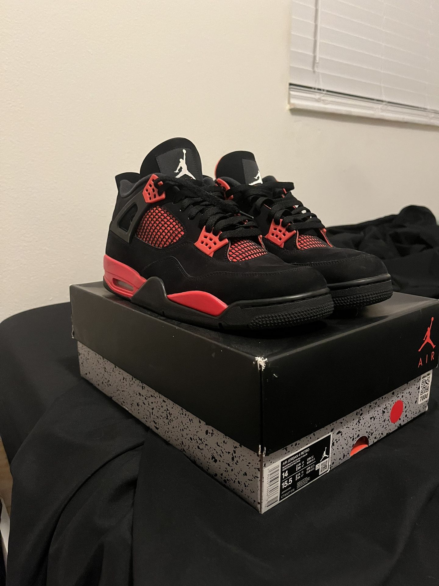 jordan 4 retro red thunders