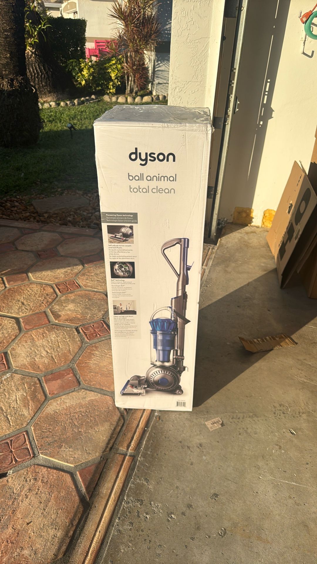 Dyson vacuum Ball Animal