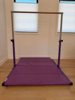 Gymnastics Kip Bar with Folding Mat