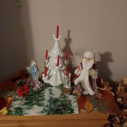 BEAUTIFUL CHRISTMAS ANGEL LIGHTED AND TREE PLUS 