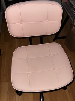 Pink desk chair