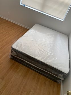 NEW FULL SIZE SET MATTRESS AND BOX SPR+ING-2pcs