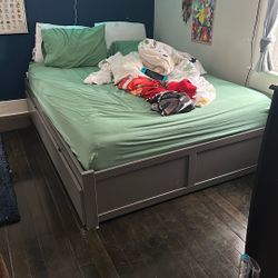 Queen Bed And Mattress 