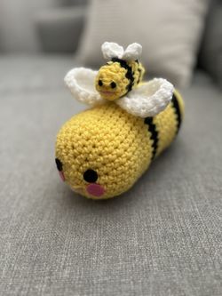 Mama And Baby 🐝 Bee