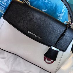 MK Purse In Excellent Condition 