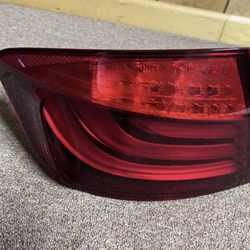 2011 BMW 550i Xdrive Driver Side Tail Light