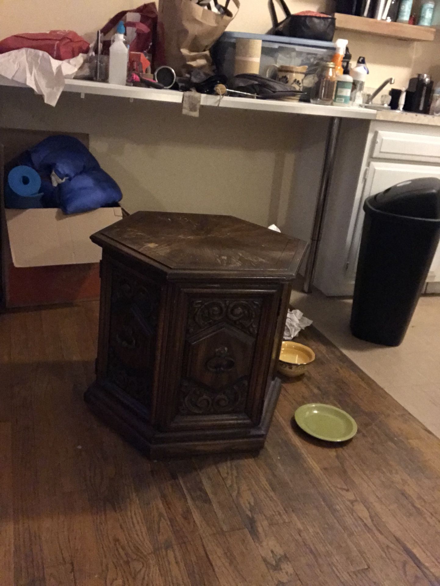 End table/hutch