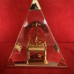 Vintage Seiko Lucite Brass Pyramid Skeleton Mantle Clock Quarts