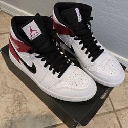 Jordan 1 Mid 10.5