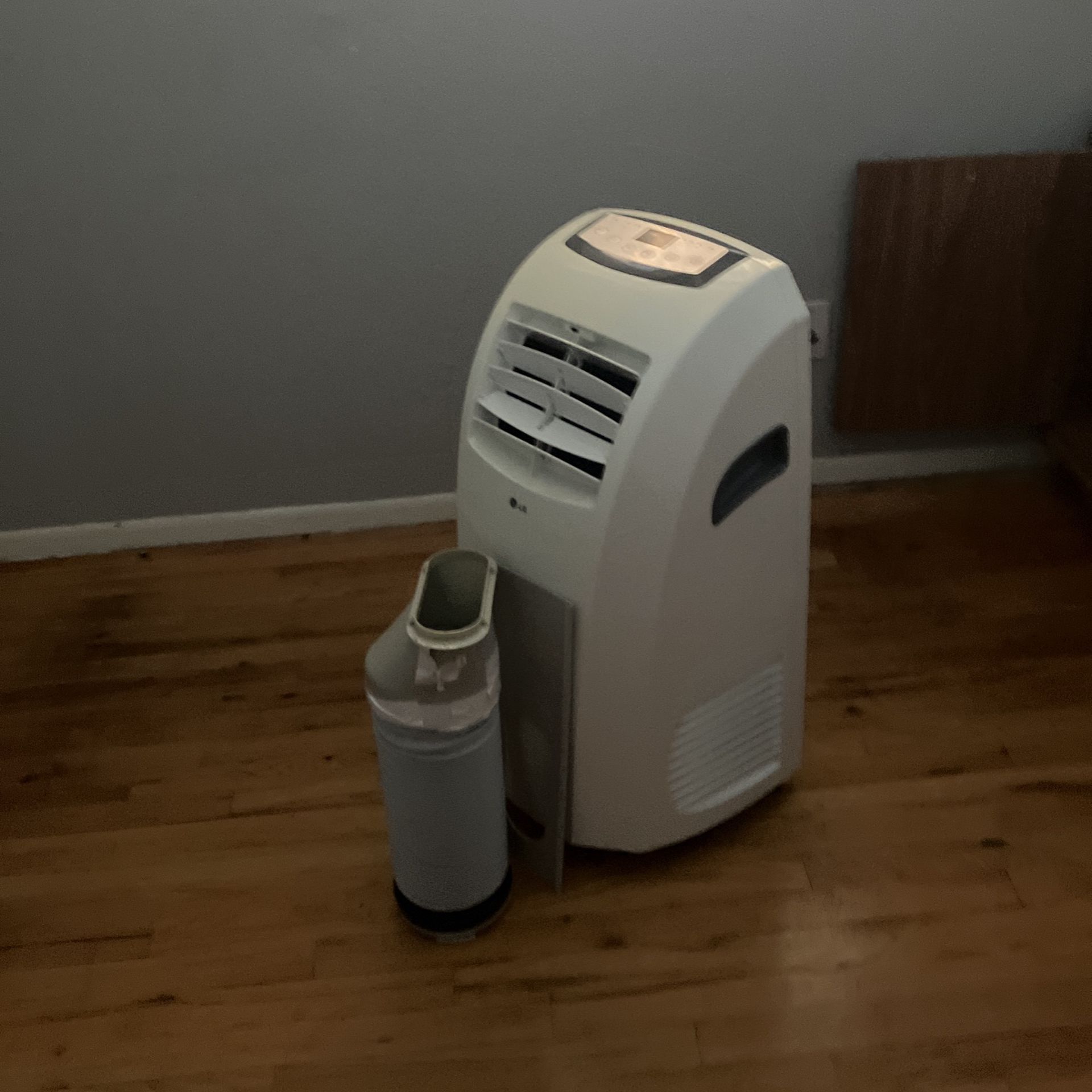 LG  Portable Air Conditioner 