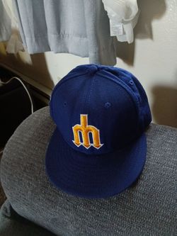 Lightly used fitted size 7