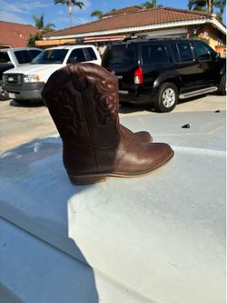 Cat and jack size 12 kids boots