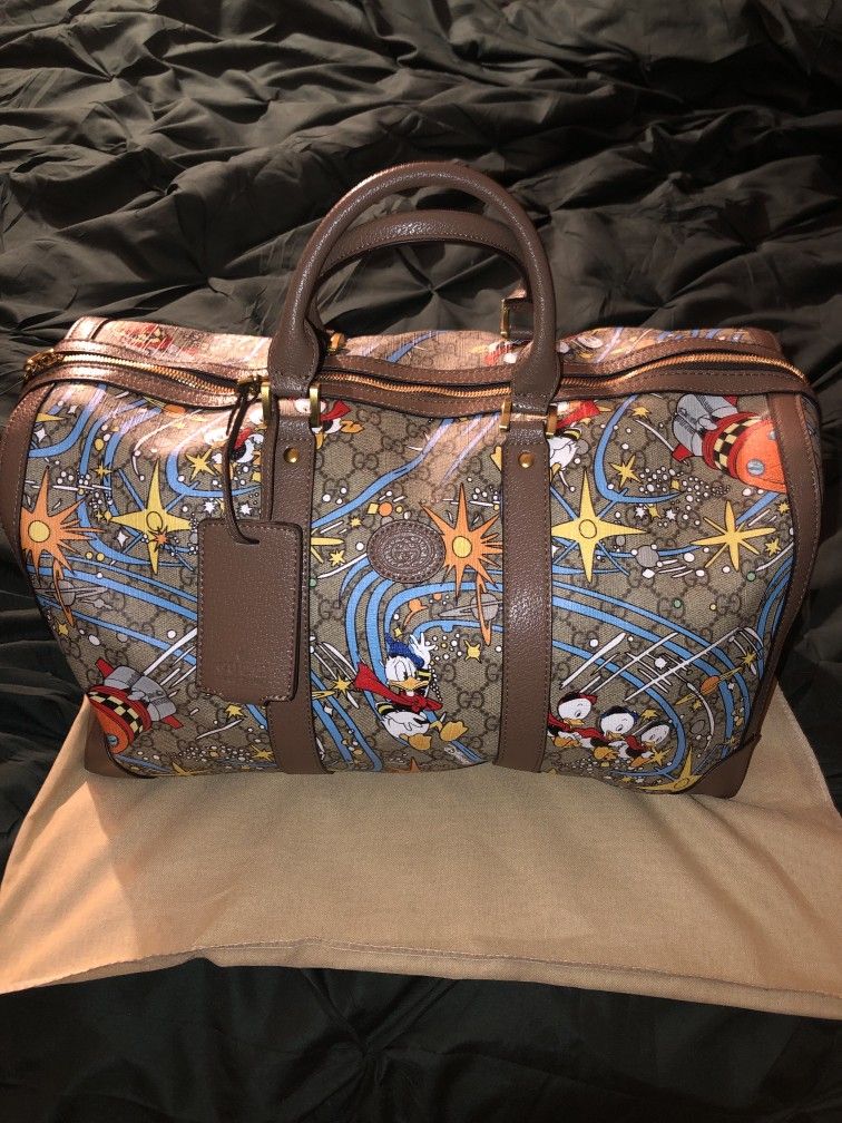 READ LISTING Brand New Gucci Disney Duffle Boston Bag Donald Duck