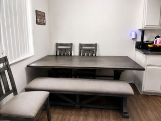 Kitcheb table