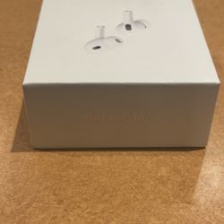 Apple AirPods  (2nd Generation)