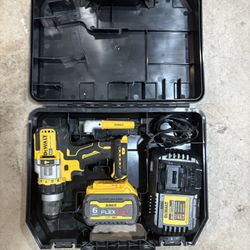 Dewalt FLEXVOLT 20 volt 1 Charger 1 Battery W/ Drill Angle Attachment