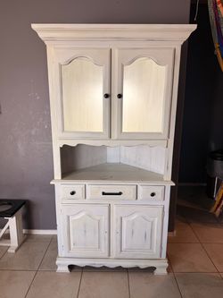 Corner Hutch -Farmhouse $200 OBO