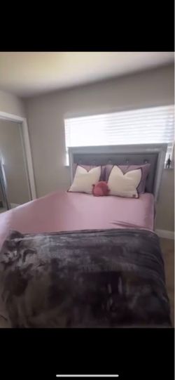 Gray Upholstered Bed Frame with Tufted Headboard