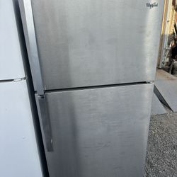 Apartment Size Refrigerator Excellent Working Condition