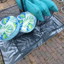 Outdoor/Indoor. 8  Pillows (NEW) From SUN Durance Company.