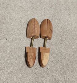 Cedar shoe trees size Small 6-8