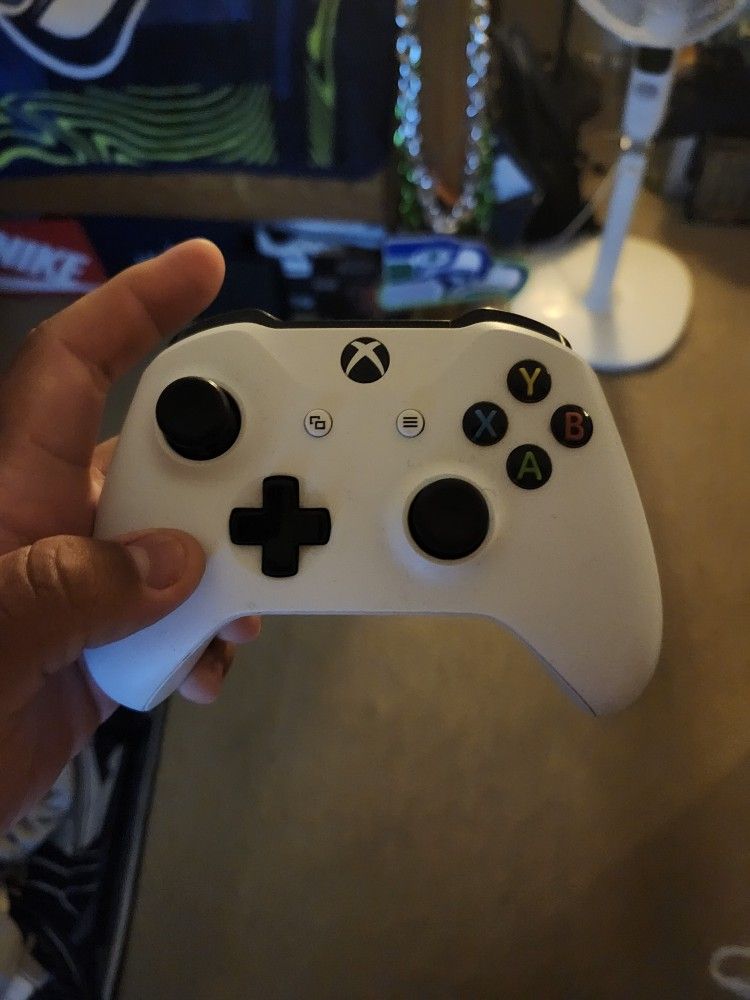 Xbox One Controller White