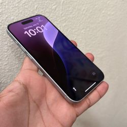 iPhone 15 128 GB 