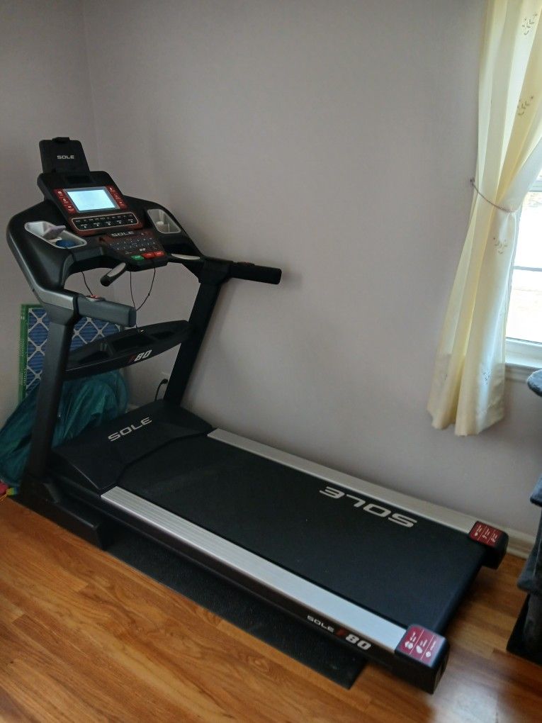 Sole F80 Treadmill